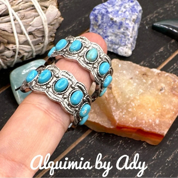 Alquimia Silver and Blue Earrings with Intricate Design - Picture 2 of 3